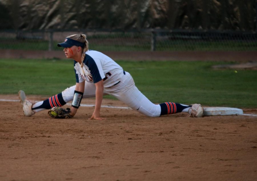 Sophomore Brodie Quinlan stretches to make a play.
