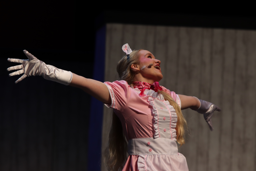 Theatre student playing in May The Farce Be With You dazzles crowds in early December.